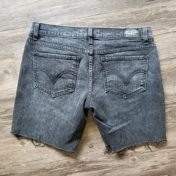 Levi's Too Super Low 524 Black Denim Shorts - Picture 2 of 3